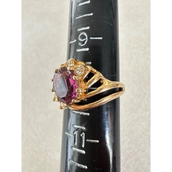 Aurora 18kt GE yellow gold electroplated purple clear cubic zirconia ring - Picture 5 of 9